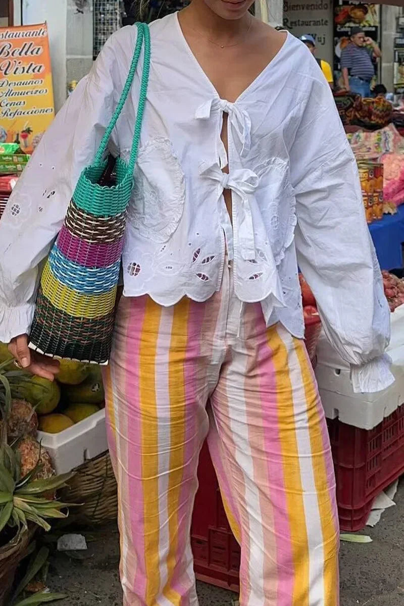 Prestige Mode™ | Blouse Blanche Brodée de Cœurs
