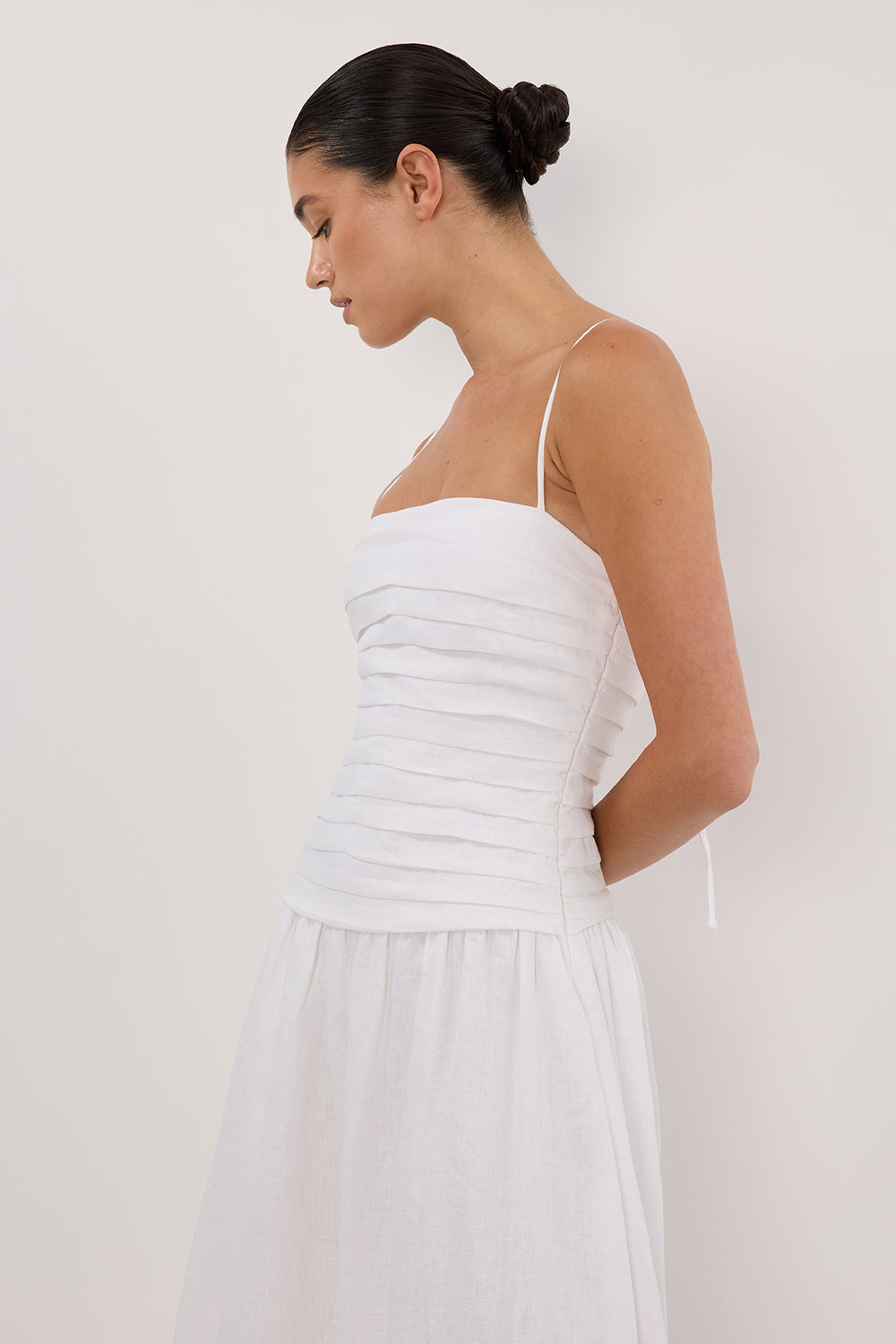 Prestige Mode™ | Robe Midi Blanche Reena
