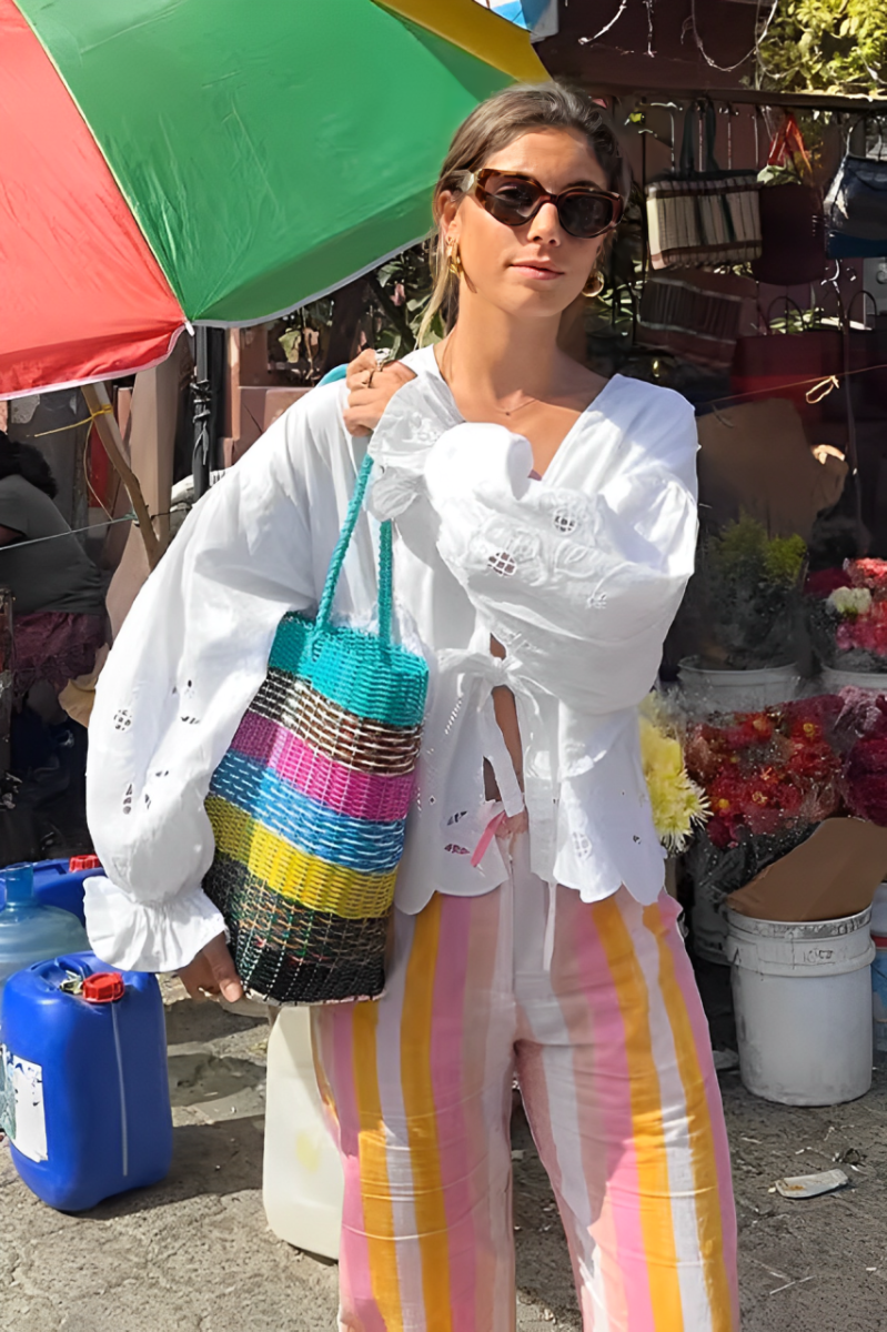 Prestige Mode™ | Blouse Blanche Brodée de Cœurs